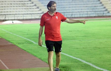 Héctor Berenguel, durante el último amistoso con el Utrera. 