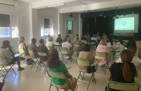 La asamblea de socios tuvo lugar en el instituto Jorge Juan. 