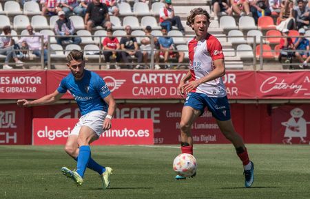 David Ramos y Rodrigo Sanz, en el partido de la pasada temporada en el Nuevo Mirador de Algeciras y en el que se impuso el San Fernando CD. 