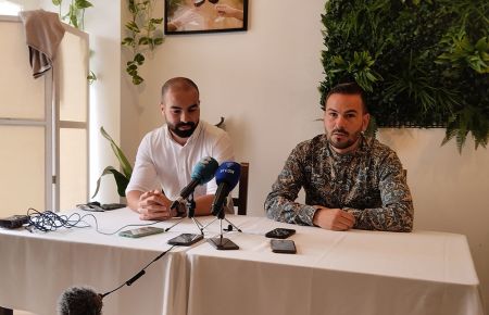 Louis Kinziger y Miguel Chocarro, en la rueda de prensa celebrada este mediodía en la Bodega Rocío. 