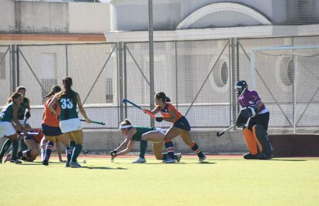 El CH San Fernando cayó goleado ante el Linia 22 de Tarrasa (0-4) en Pablo Negre. 