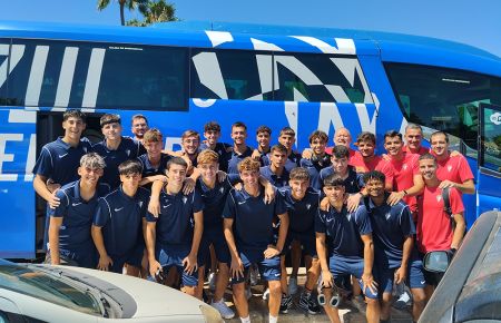 El San Fernando CD juvenil posó para DEPORTEDELAISLA.COM antes de partir este mediodía hacia Almería. 