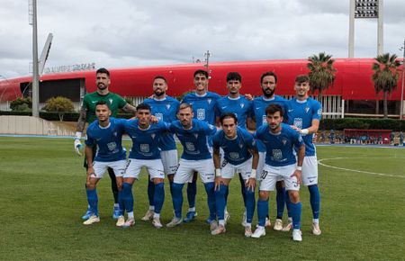 El once inicial que presentó el San Fernando CD en Almería. 