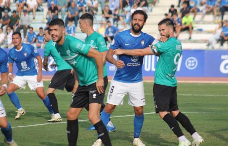 Germán no tendrá que vérselas con el goleador galés del Villanovense, Joshua Farrell, como en el partido de la primera vuelta en Bahía Sur. 